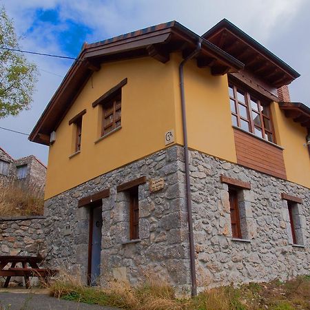 Casa Rural La Cabaña del Valleyu Sotres Exterior foto
