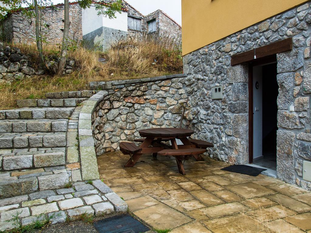 Casa Rural La Cabaña del Valleyu Sotres Exterior foto